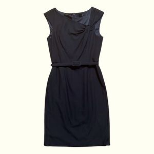 White House Black Market size 4